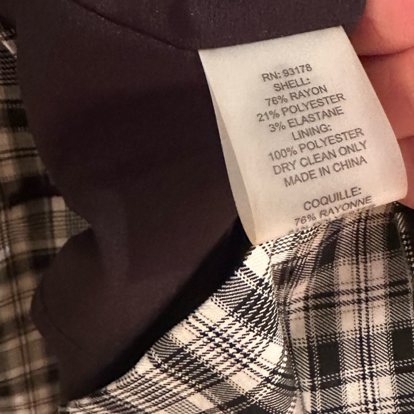 ELIE TAHARI
collection PLAID SINGIE BUTTON BLAZER size 6 new - Picture 3 of 10